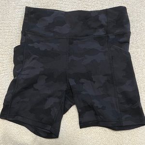 Invigorate High Rise Short (with pockets)